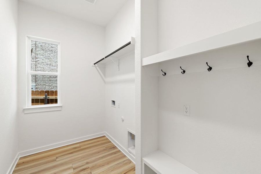 Spacious, unfurnished interior of a new home in Heritage, Dripping Springs (Image 30).
