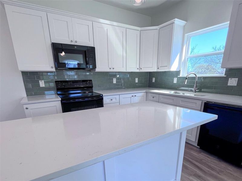 Furnished interior view inside a new home in , Denison (Image 5).