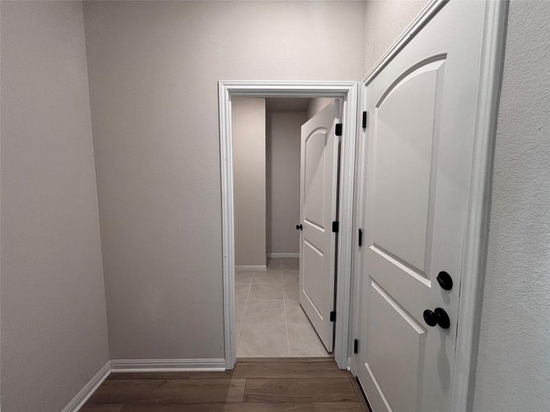 Spacious, unfurnished interior of a new home in The Colony, Bastrop (Image 11).