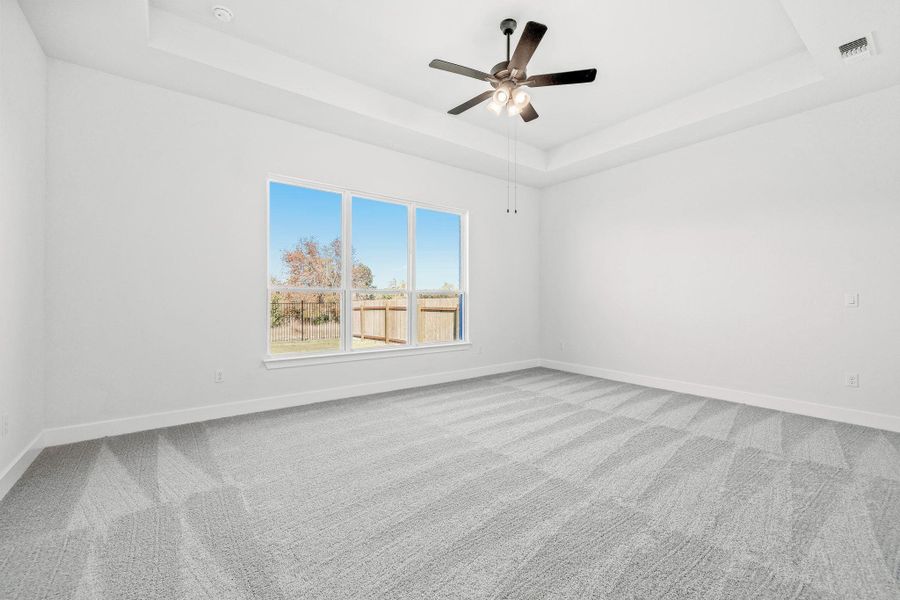 Spacious, unfurnished interior of a new home in Santa Rita Ranch, Liberty Hill (Image 21).