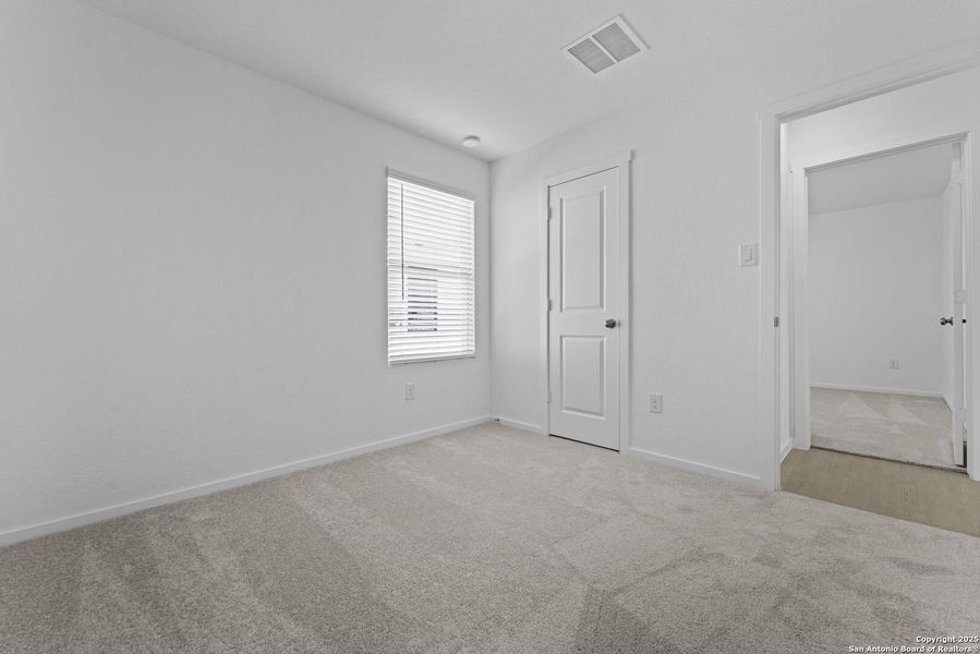 Spacious, unfurnished interior of a new home in Torian Village: Belmar Collection, San Antonio (Image 10).