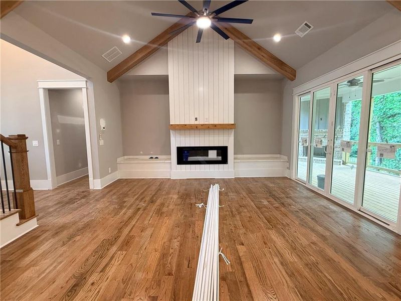 Spacious, unfurnished interior of a new home in , Jefferson (Image 27).