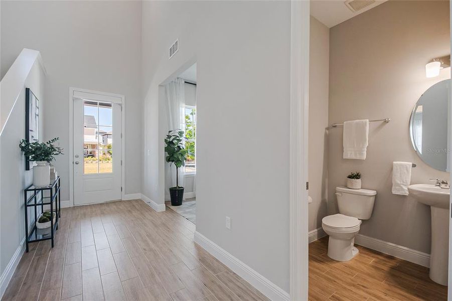 Furnished interior view inside a new home in , Orlando (Image 40).