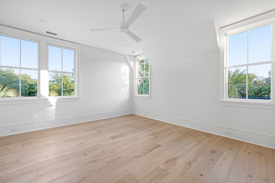 Spacious, unfurnished interior of a new home in , Mount Pleasant (Image 85).