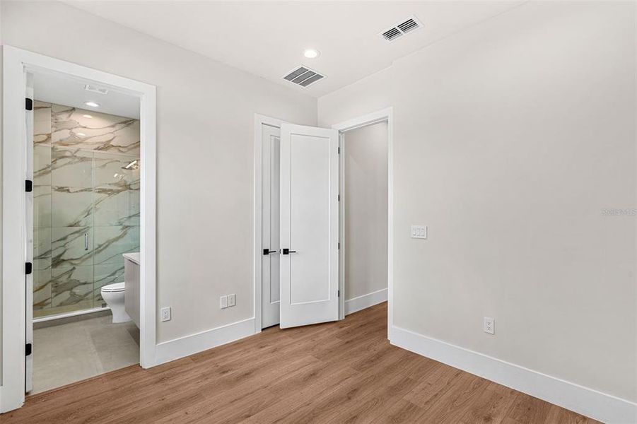 Spacious, unfurnished interior of a new home in , Winter Park (Image 22).