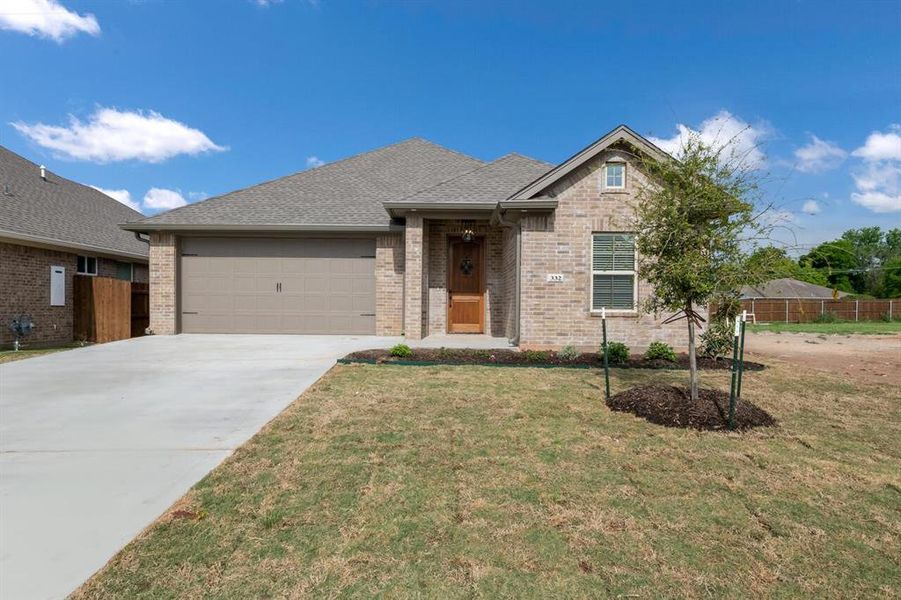 Front exterior of a new home in , Hewitt, TX, highlighting curb appeal (Image 1). Front exterior of a new home in , Hewitt, TX, highlighting curb appeal (Image 1).