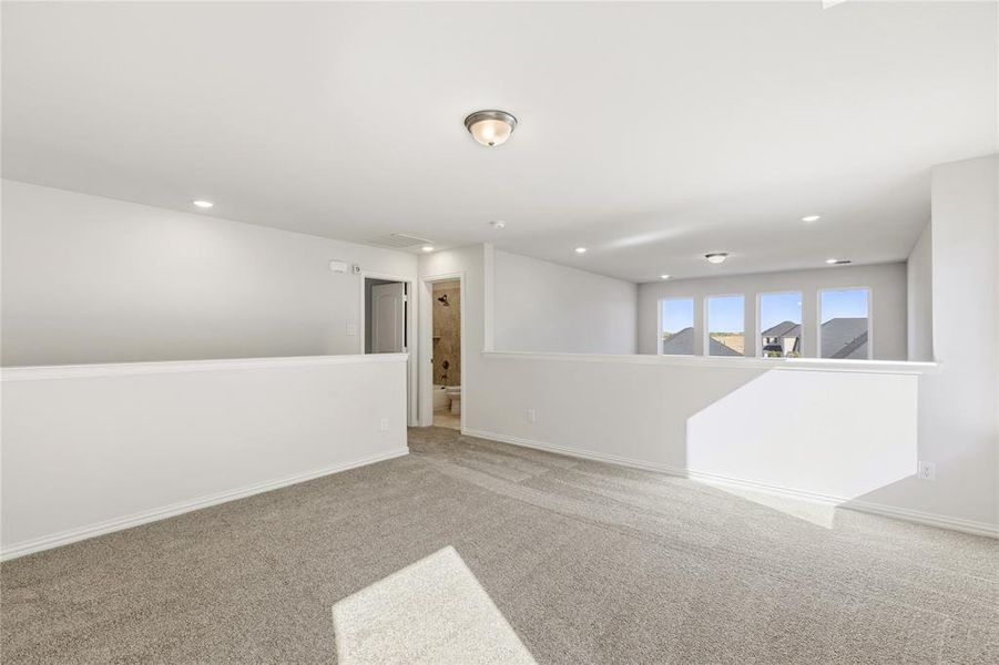 Spacious, unfurnished interior of a new home in Elevon, Lavon (Image 33).