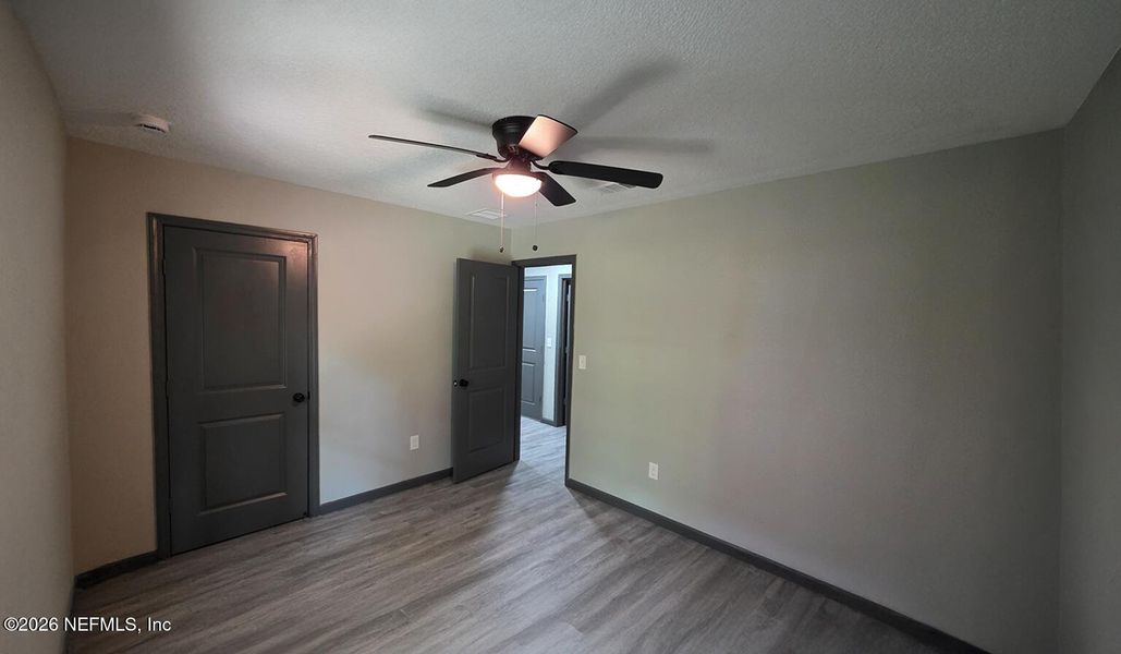 Spacious, unfurnished interior of a new home in , Jacksonville (Image 8).
