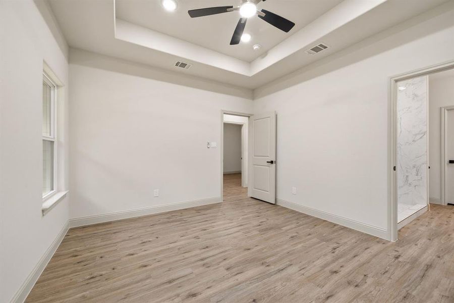 Spacious, unfurnished interior of a new home in , Granbury (Image 23).