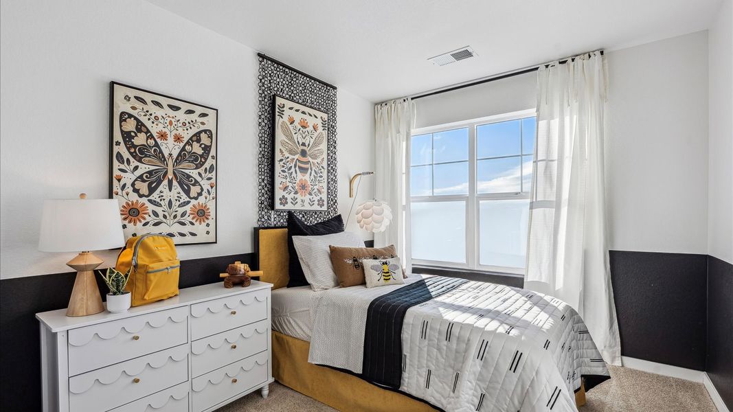 Representative furnished interior of a home built from the Vail by D.R. Horton in Villas at Vantage, Berthoud (Image 16).