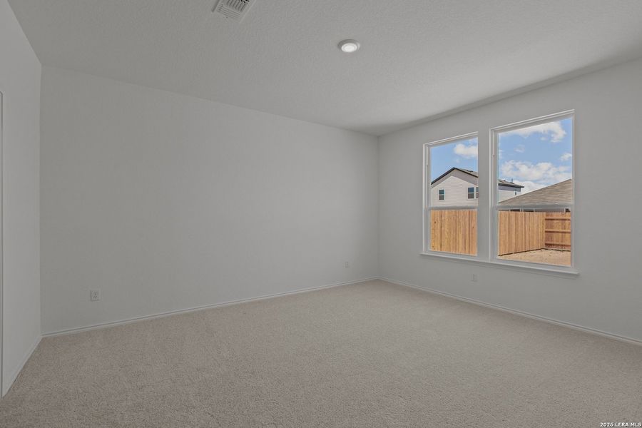 Spacious, unfurnished interior of a new home in Davis Ranch, San Antonio (Image 15).