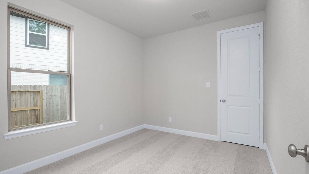 Spacious, unfurnished interior of a new home in Audubon Park 45', Magnolia (Image 9).