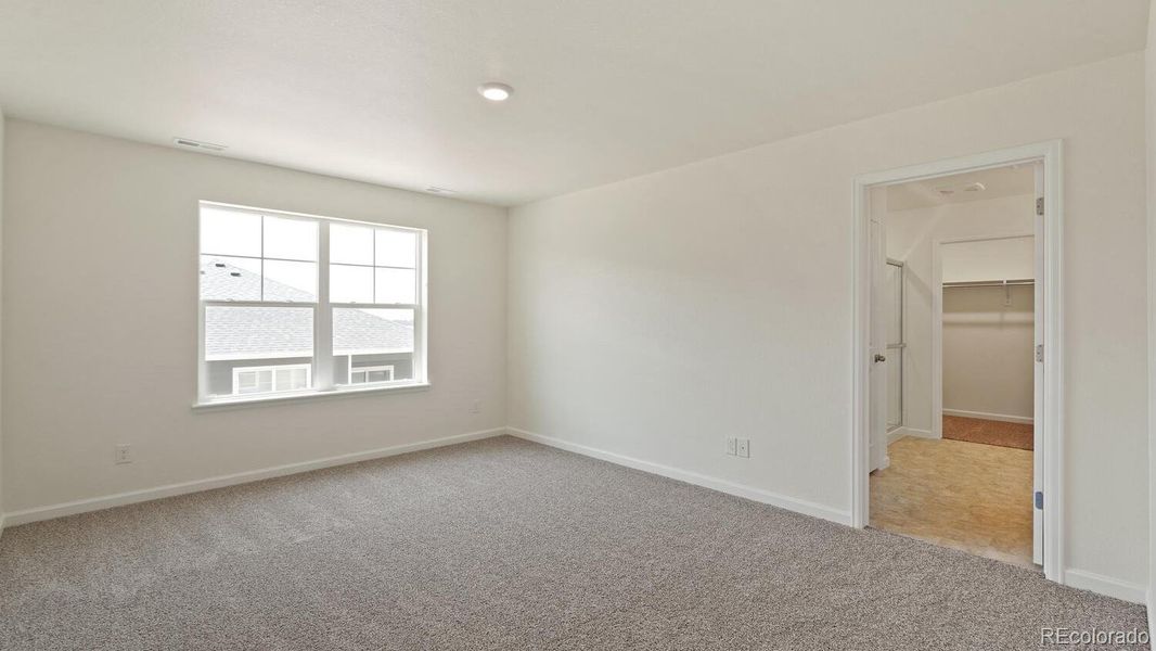 Spacious, unfurnished interior of a new home in Prairie Song, Windsor (Image 15).