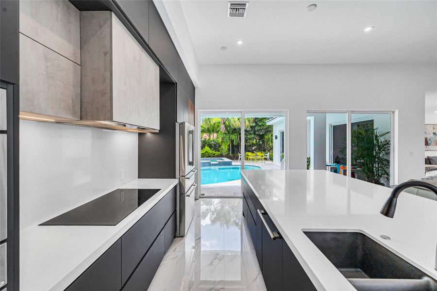 Furnished interior view inside a new home in , Oakland Park (Image 7).