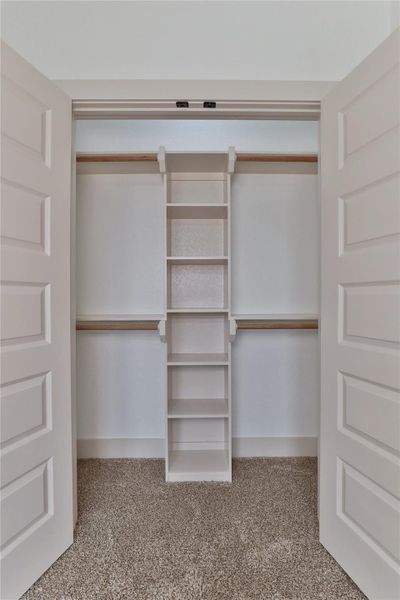 Spacious, unfurnished interior of a new home in , Lake Jackson (Image 16).