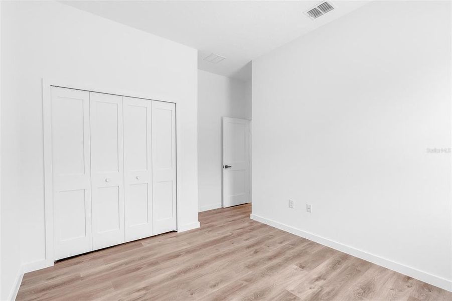 Spacious, unfurnished interior of a new home in , Citrus Springs (Image 30).