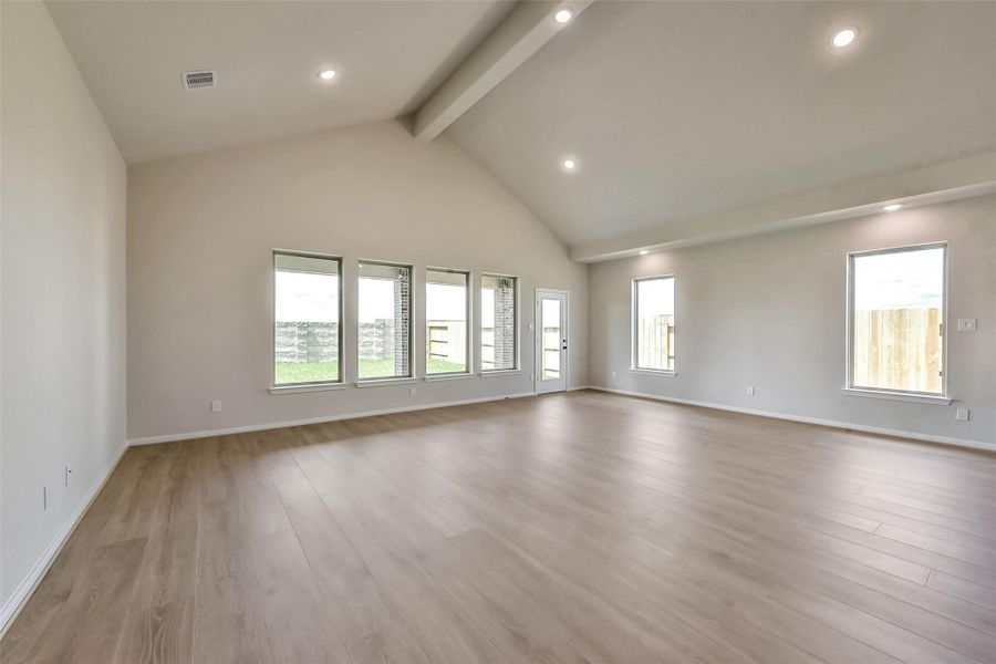 Spacious, unfurnished interior of a new home in River Ranch Meadows, Dayton (Image 22).