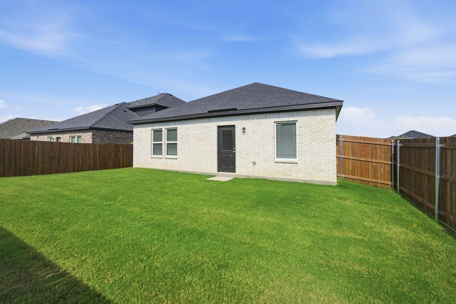 Exterior details and patio area of a home in Sagebrook, Argyle (Image 4).