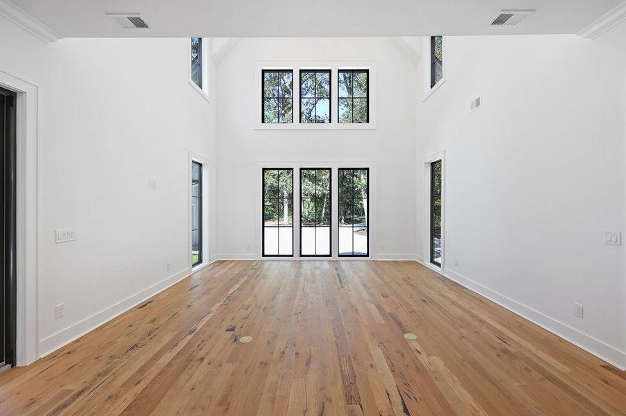 Spacious, unfurnished interior of a new home in , Seabrook (Image 63).
