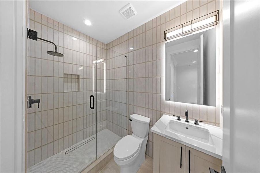 Furnished interior view inside a new home in , Alpharetta (Image 13). Furnished interior view inside a new home in , Alpharetta (Image 13).