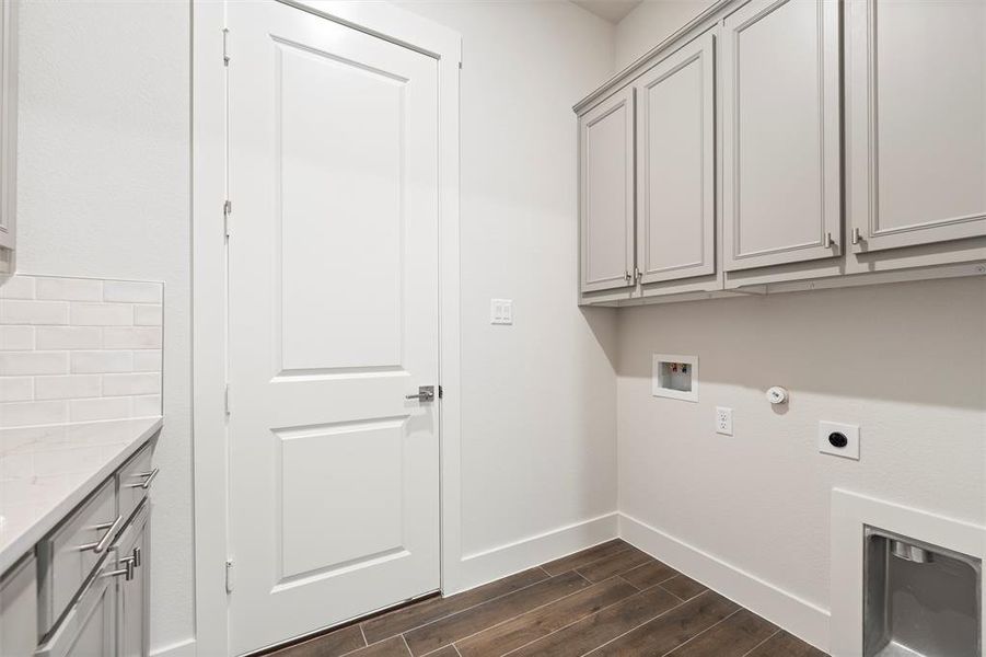 Furnished interior view inside a new home in Eagle Ridge Estates, Weatherford (Image 12).