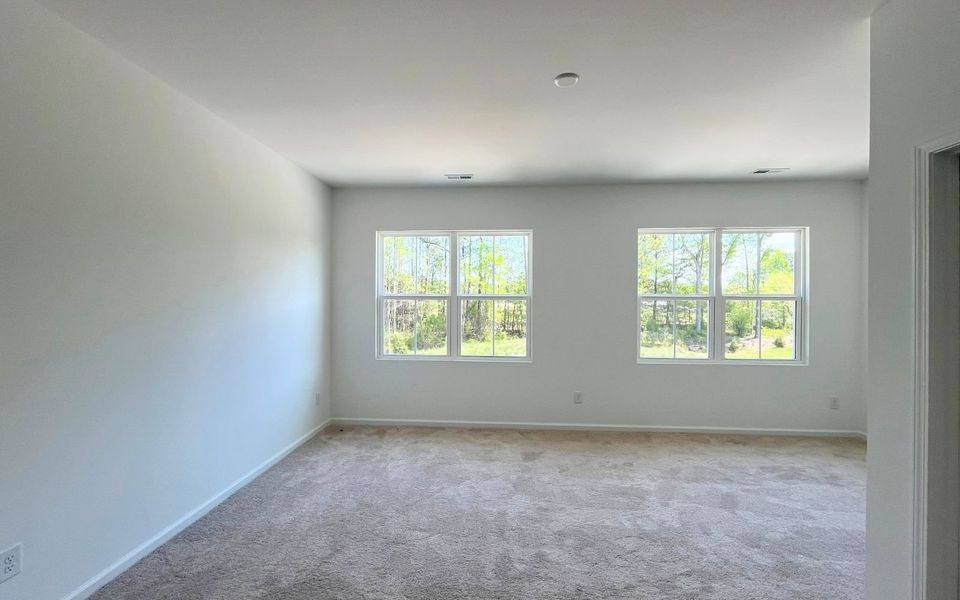 Spacious, unfurnished interior of a new home in Wendell Falls, Wendell (Image 11).