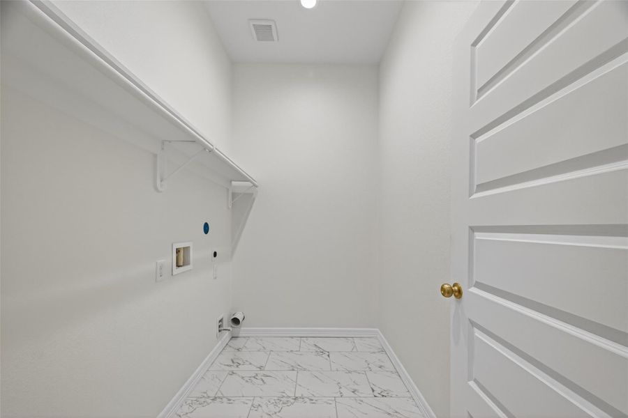 OVERSIZED LAUNDRY! WASHING CLOTHES INSIDE THE COLD AC DURING HOT SUMMERS. JOIN THIS SUNDAY NOVEMBER 30 FROM 1-3PM.