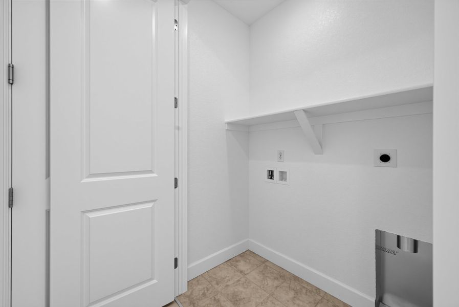 Spacious, unfurnished interior of a new home in Trailstone, Arvada (Image 22). Spacious, unfurnished interior of a new home in Trailstone, Arvada (Image 22).