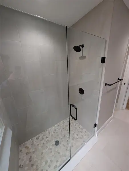 Close-up of interior finishes inside a home in , Dunnellon (Image 11).