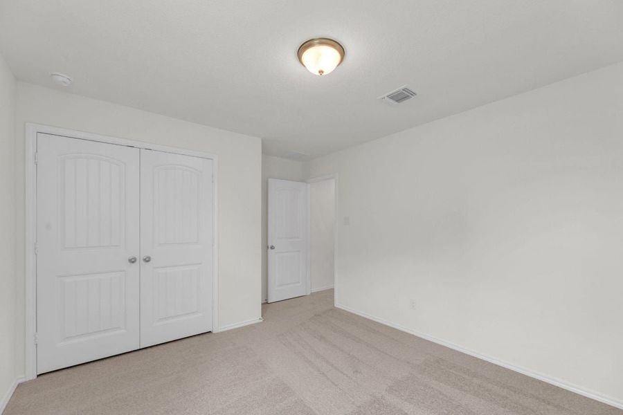 Spacious, unfurnished interior of a new home in Mustang Valley, Manor (Image 36).