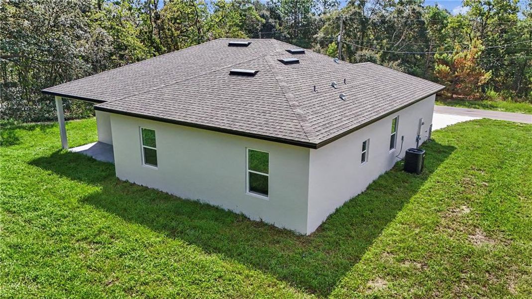 Exterior details and patio area of a home in , Ocala (Image 33).