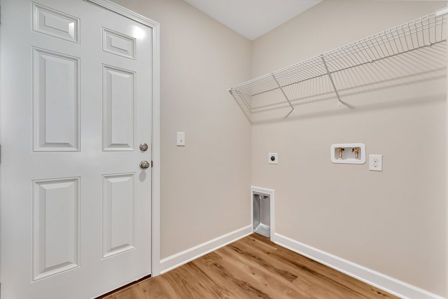 Representative unfurnished interior of a home built from the Dalton by CJL Homes in Oak Hollow, Crestview (Image 22).