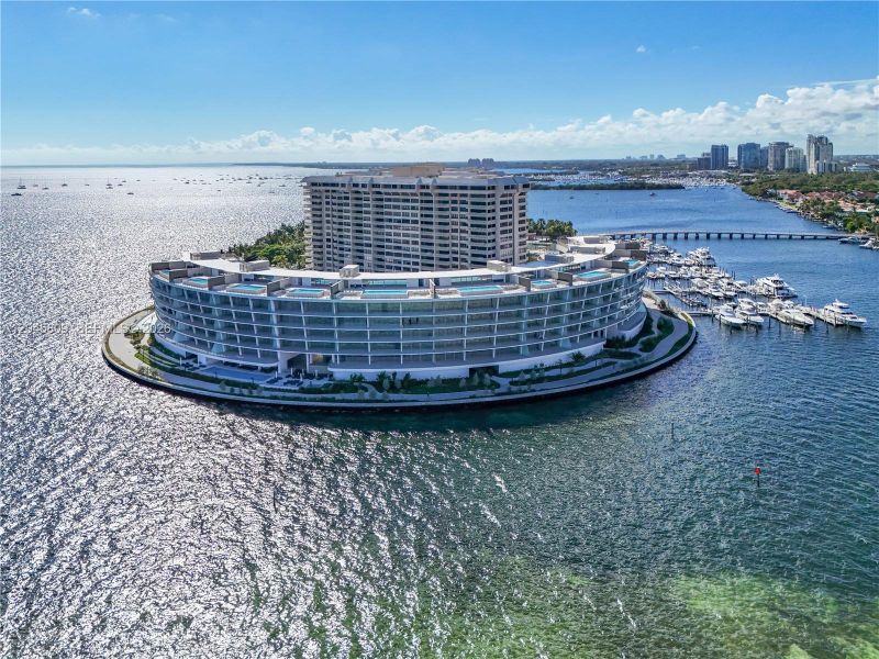 Condo located in Miami, FL showcasing its design and architecture (Image 1). Condo located in Miami, FL showcasing its design and architecture (Image 1).