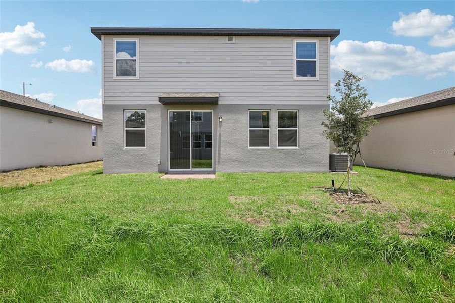 Exterior details and patio area of a home in Villamar - Classic Series, Winter Haven (Image 23).