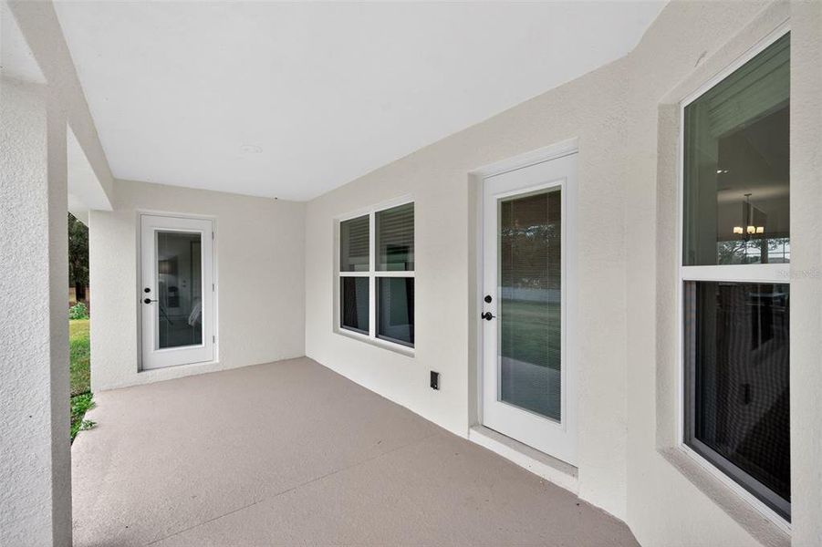 Exterior details and patio area of a home in Hill Country Estates, Dade City (Image 27).