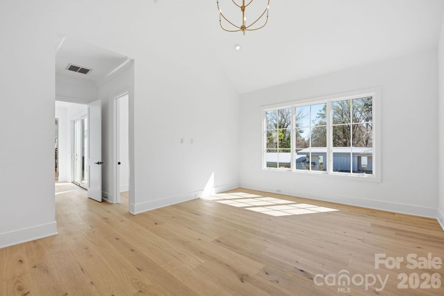 Spacious, unfurnished interior of a new home in , Davidson (Image 27).
