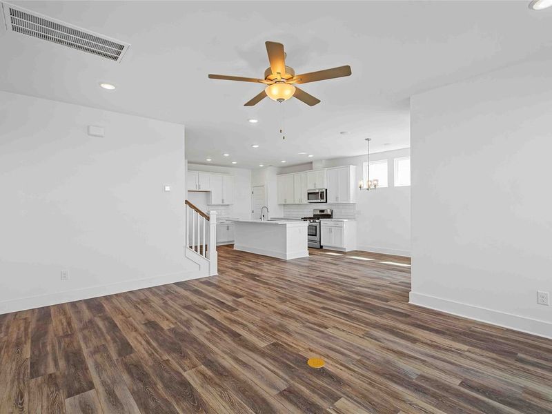 Spacious, unfurnished interior of a new home in Heartland, Heartland (Image 23).