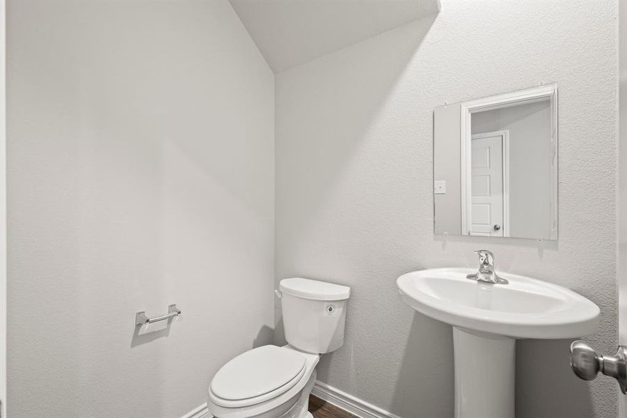 Furnished interior view inside a new home in Deer Creek, Crowley (Image 5).