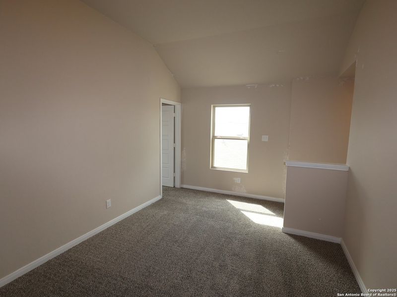Spacious, unfurnished interior of a new home in Winding Brook, San Antonio (Image 30). Spacious, unfurnished interior of a new home in Winding Brook, San Antonio (Image 30).