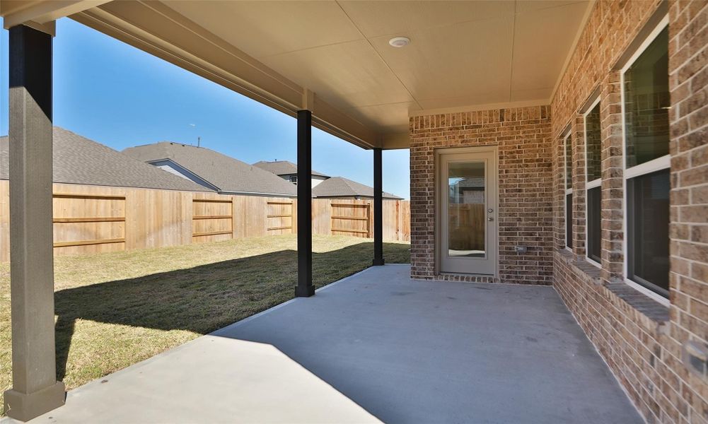 Exterior details and patio area of a home in River Ranch, Dayton (Image 3).