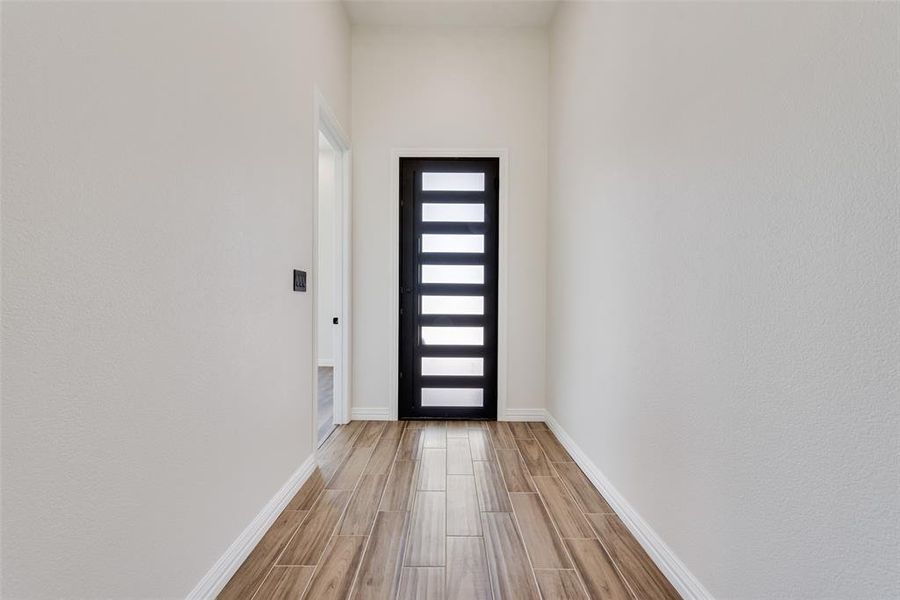 Spacious, unfurnished interior of a new home in , Waxahachie (Image 26).