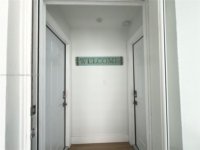 Spacious, unfurnished interior of a new home in , Hollywood (Image 18).