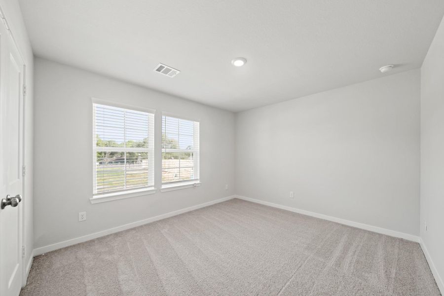 Spacious, unfurnished interior of a new home in Russell Ranch, Bay City (Image 23).