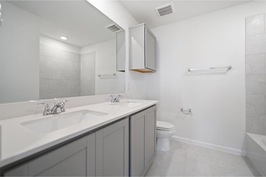 Furnished interior view inside a new home in Saddlebrook Estates, Waxahachie (Image 5).