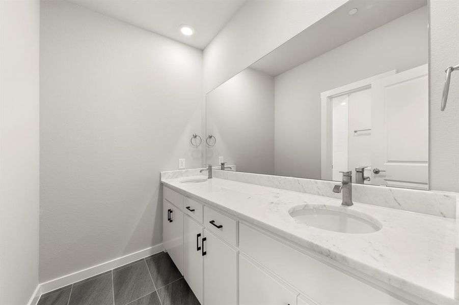 25. 2016 Aldrich - 2ND Bath