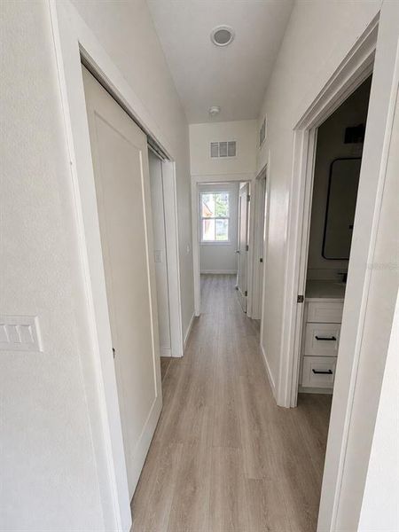Spacious, unfurnished interior of a new home in , Orlando (Image 6).