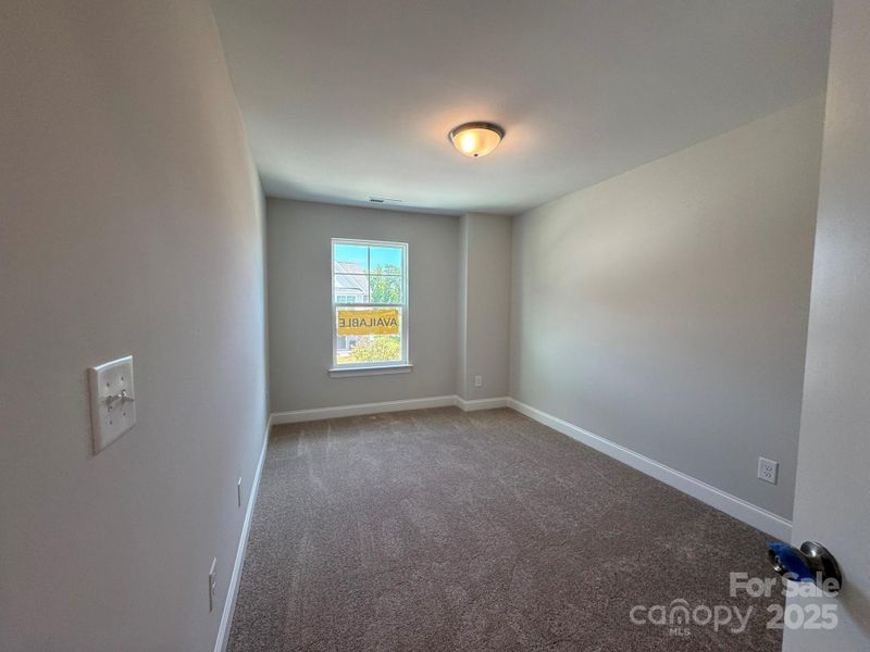 Spacious, unfurnished interior of a new home in Harrisburg Village, Harrisburg (Image 9).