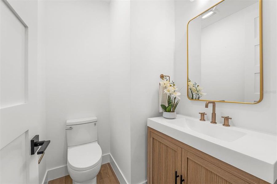 Furnished interior view inside a new home in , Orlando (Image 43).