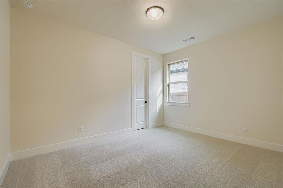 Spacious, unfurnished interior of a new home in Hillstead, Lavon (Image 15).