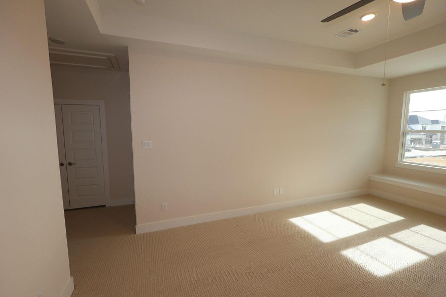 Spacious, unfurnished interior of a new home in Dunham Pointe, Cypress (Image 15).